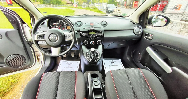 Mazda 2 cena 28999 przebieg: 81500, rok produkcji 2012 z Wieliczka małe 379